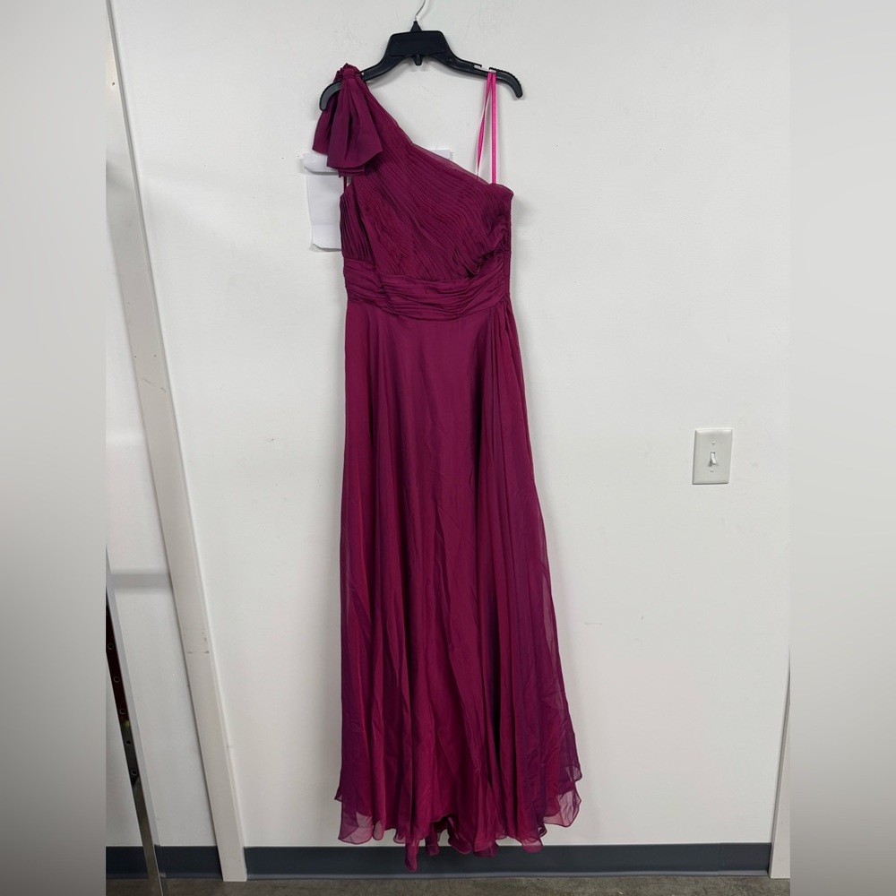 Elegant One-Shoulder Magenta Evening Gown